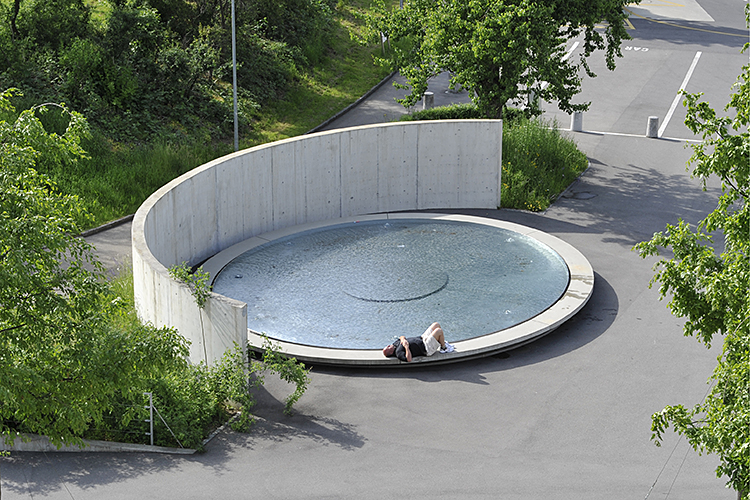 Brunnen, Wasserflaeche, Schweizer Paraplegikerzentrum Nottwil